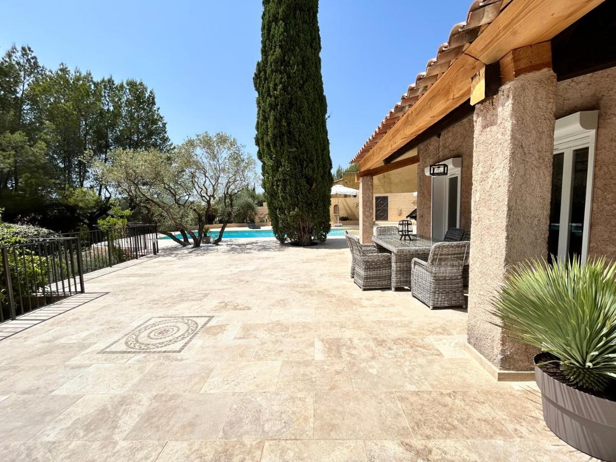 Villa De Charme En Campagne Avec Piscine Privee Et Nature Luxuriante Le Beausset Exterior photo