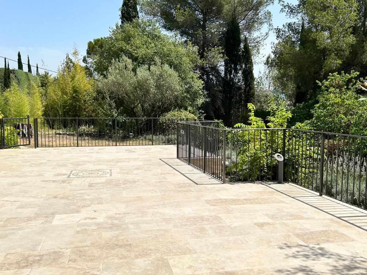Villa De Charme En Campagne Avec Piscine Privee Et Nature Luxuriante Le Beausset Exterior photo