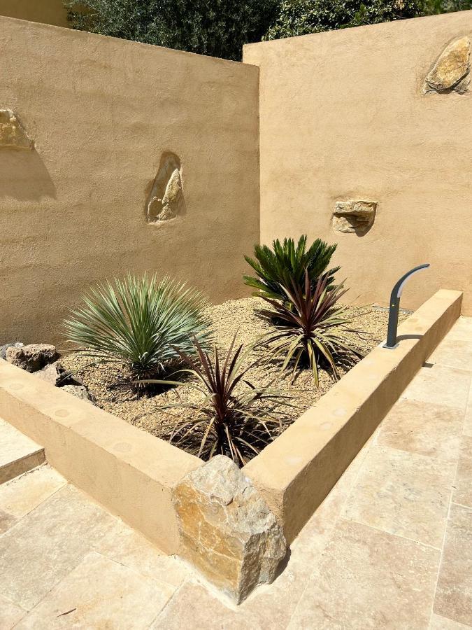 Villa De Charme En Campagne Avec Piscine Privee Et Nature Luxuriante Le Beausset Exterior photo